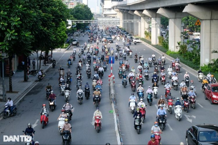 Gặp nhiều bất cập, đường Nguyễn Trãi có thông thoáng hơn sau khi phân làn?